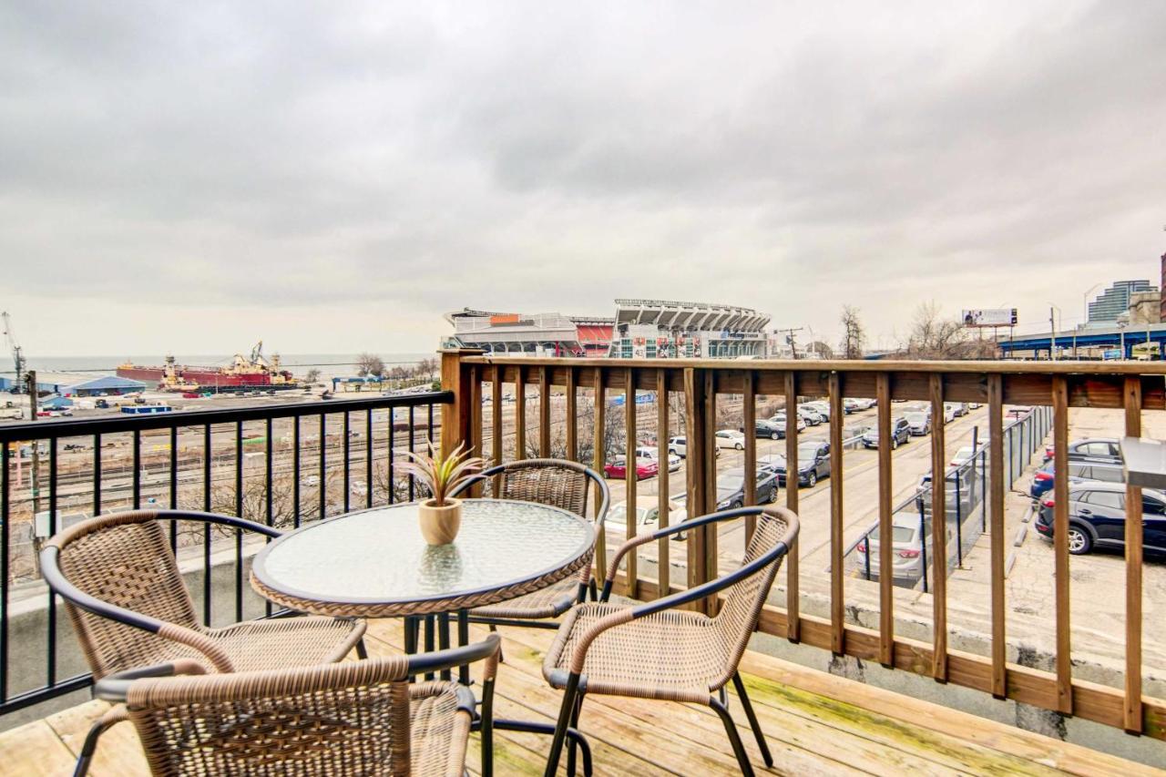 Waterfront Cleveland Apt About 1 Mi To Downtown Exterior photo